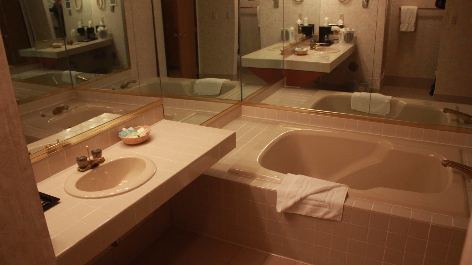 Shawano Four Seasons Resort Екстер'єр фото